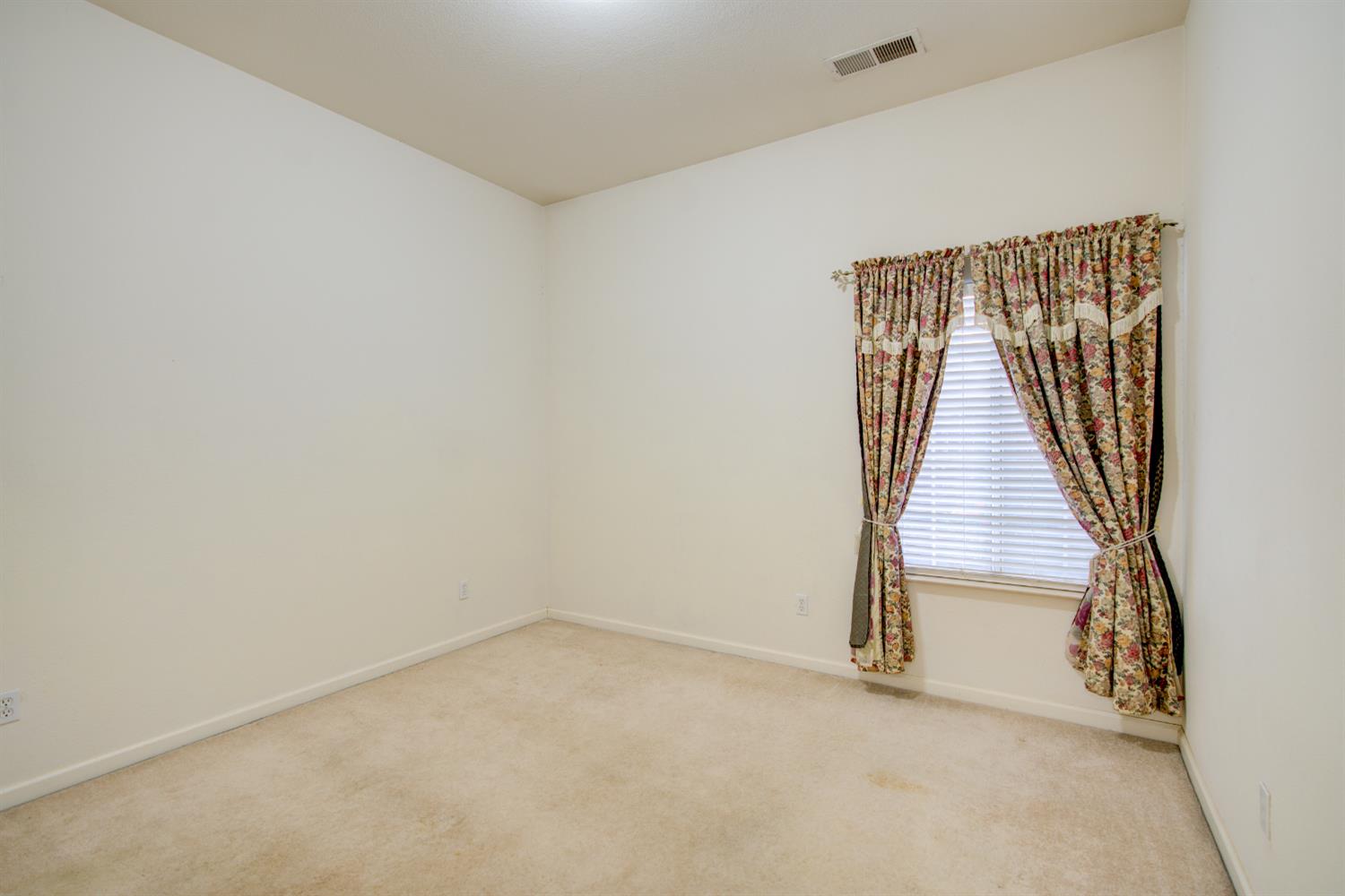 4115 Bella Vista St, Chowchilla, CA 93610