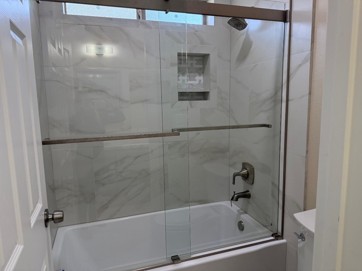 8230 Lake Shore Dr, Chowchilla, CA 93610